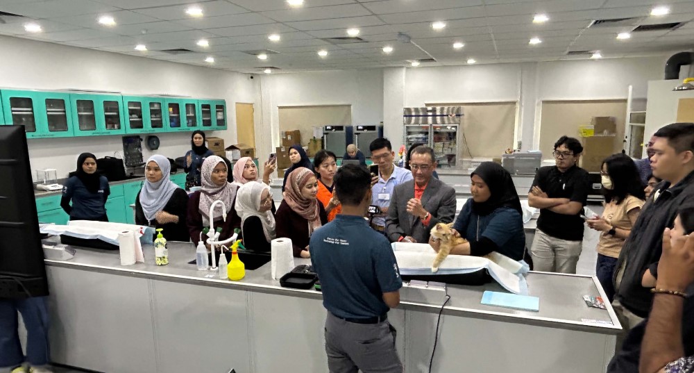 mvet_laser_device_workshop_malaysia_visual.jpg