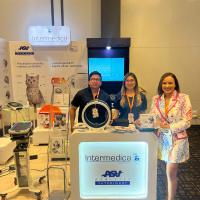Intermedica Ecuador Team und Dr. Millis y Dra Maria Jose Barrera – Locos por los gatos, Ecuador