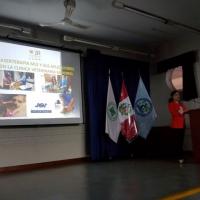 Dr. Paola Rojas de Orbegoso durante la conferencia en la Universidad Ricardo Palma, Perú